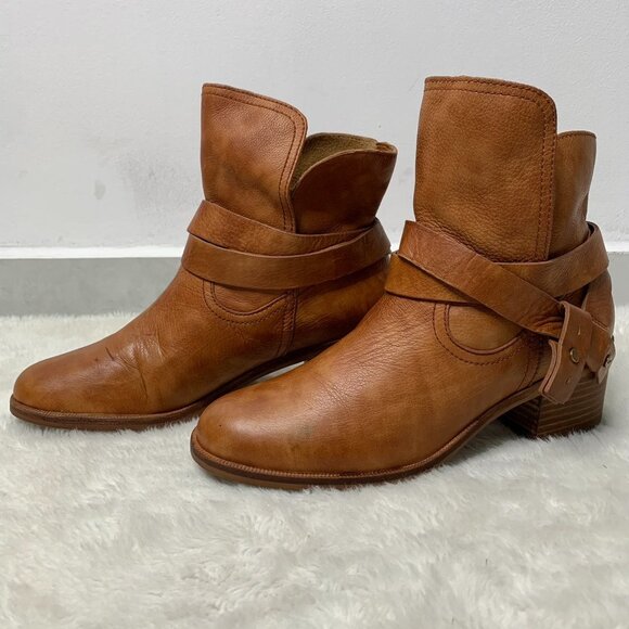 UGG 1017471 Women's Brown Elora Leather Ankle Boots Size 8 - Picture 2 of 12